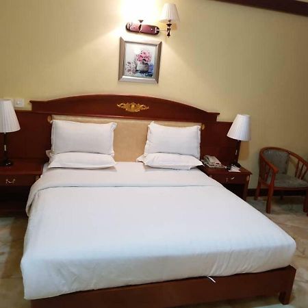 Rising Sun Hotel Dar es Salaam Bagian luar foto