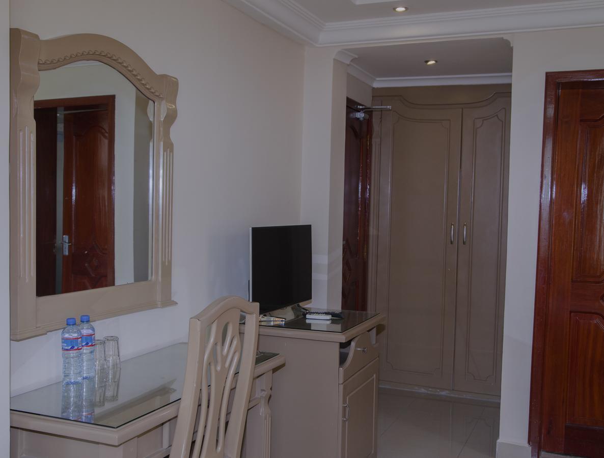 Rising Sun Hotel Dar es Salaam Bagian luar foto