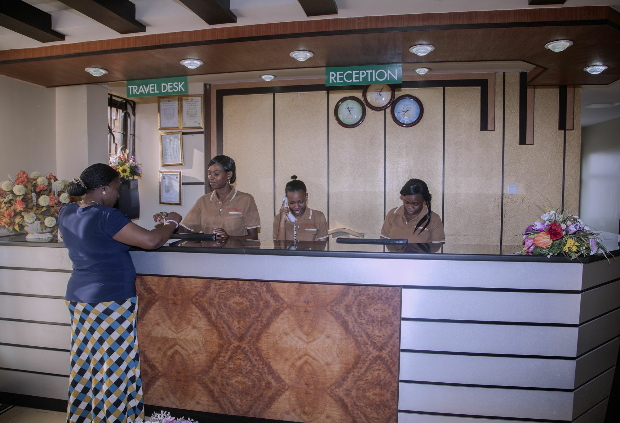 Rising Sun Hotel Dar es Salaam Bagian luar foto